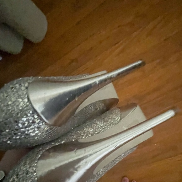 Aldo Metallic Sparkly Platform Heels. Good Condition. Size 7.5. - Picture 3 of 4